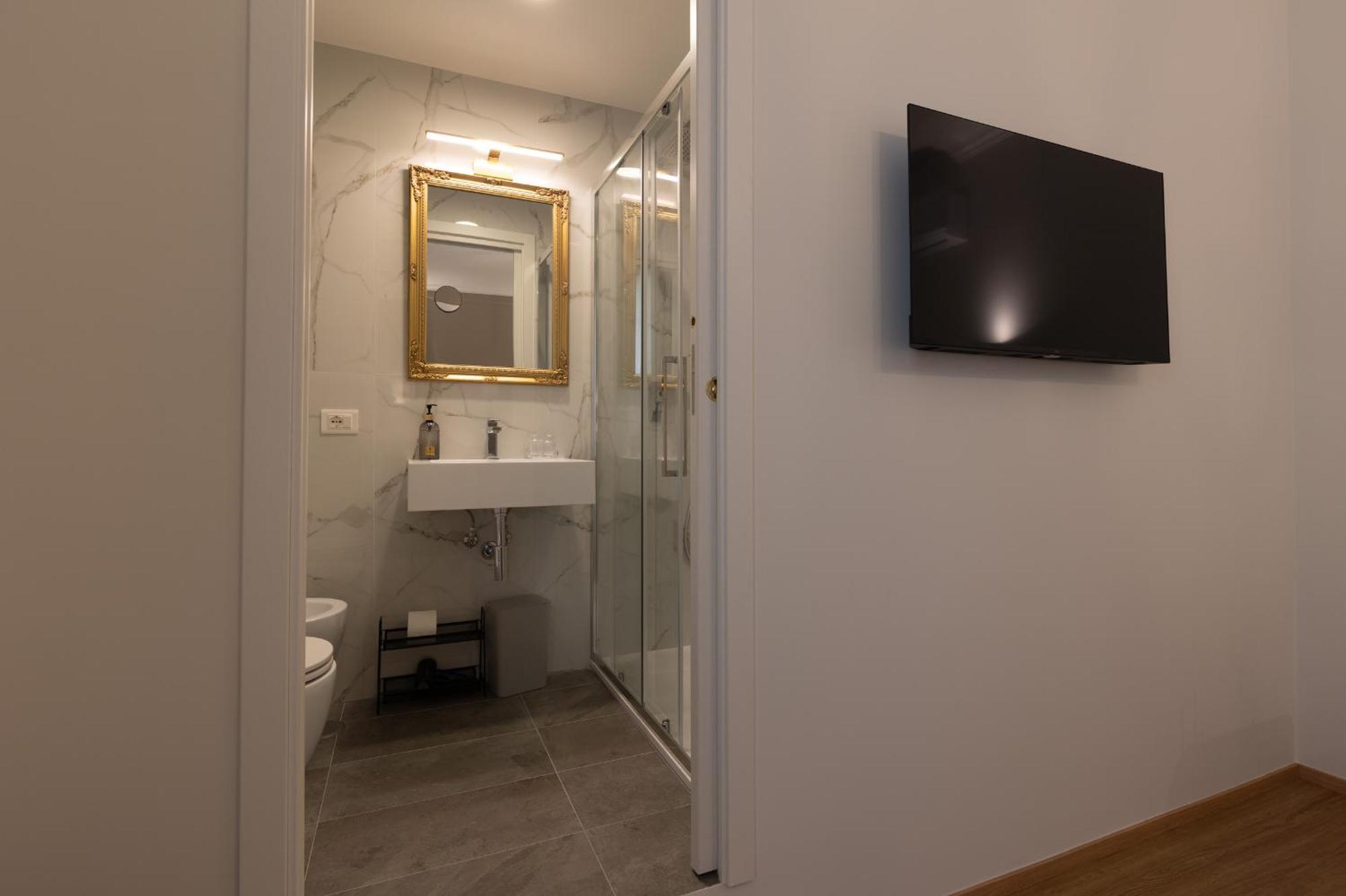 De Vince Suites - Luxury Rooms - Roma Termini ภายนอก รูปภาพ