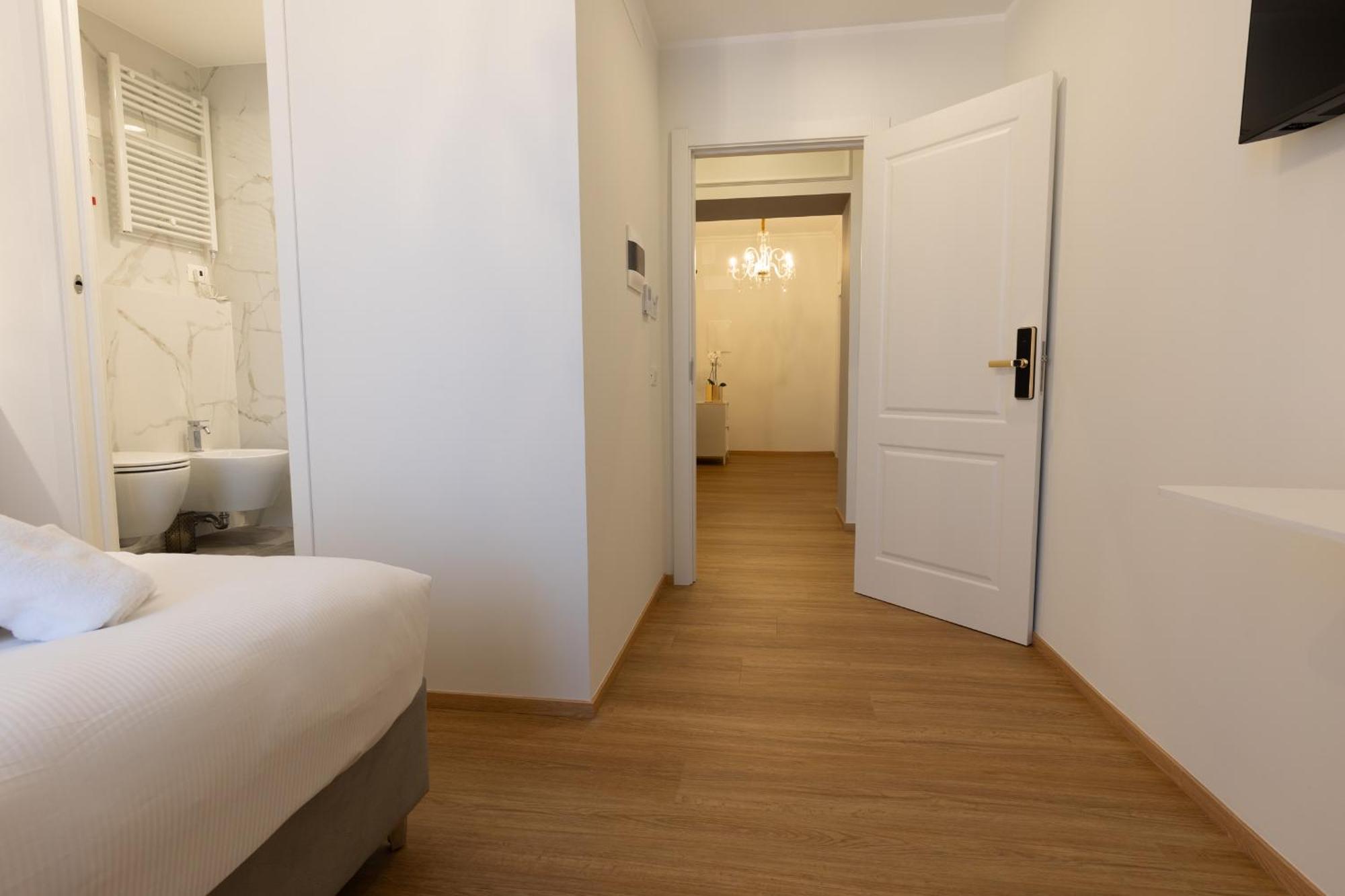 De Vince Suites - Luxury Rooms - Roma Termini ภายนอก รูปภาพ