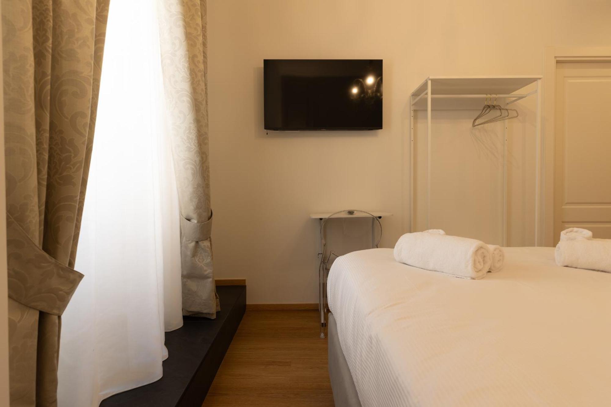 De Vince Suites - Luxury Rooms - Roma Termini ภายนอก รูปภาพ