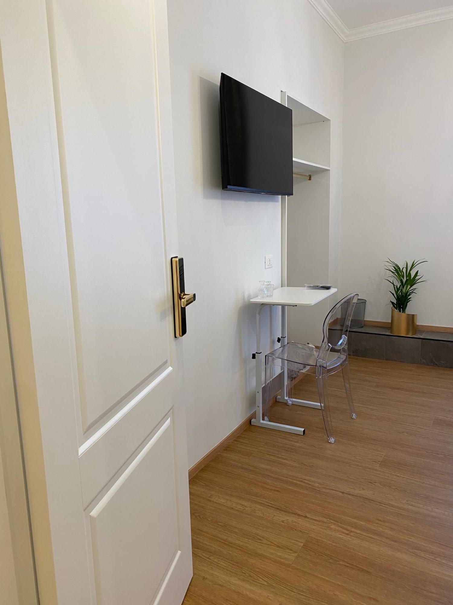 De Vince Suites - Luxury Rooms - Roma Termini ภายนอก รูปภาพ