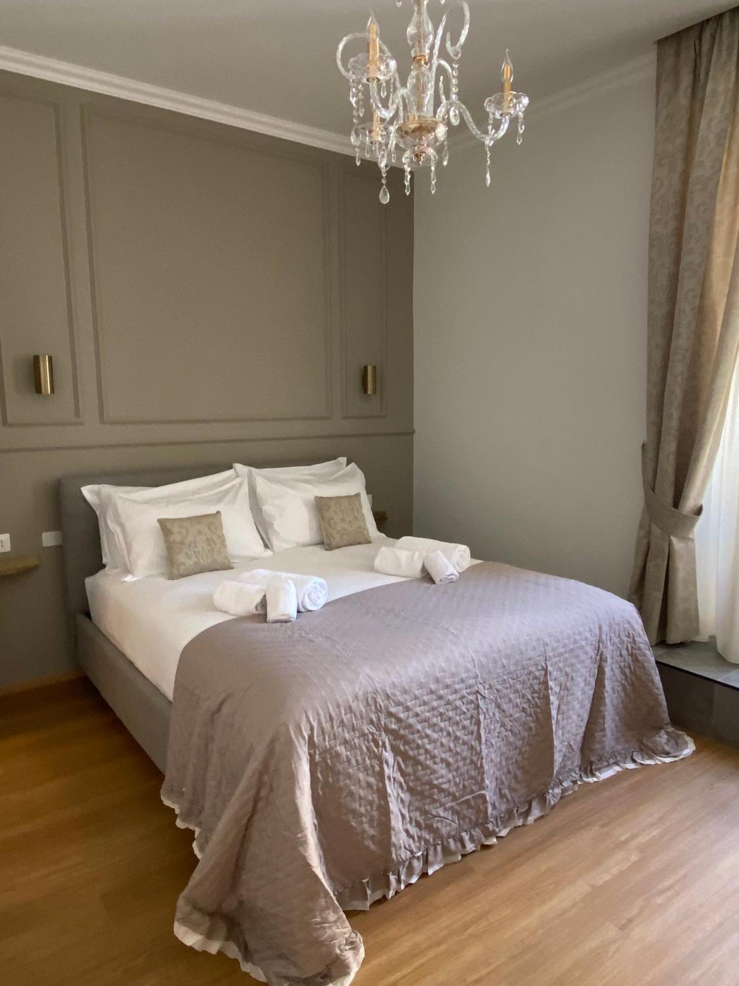 De Vince Suites - Luxury Rooms - Roma Termini ภายนอก รูปภาพ