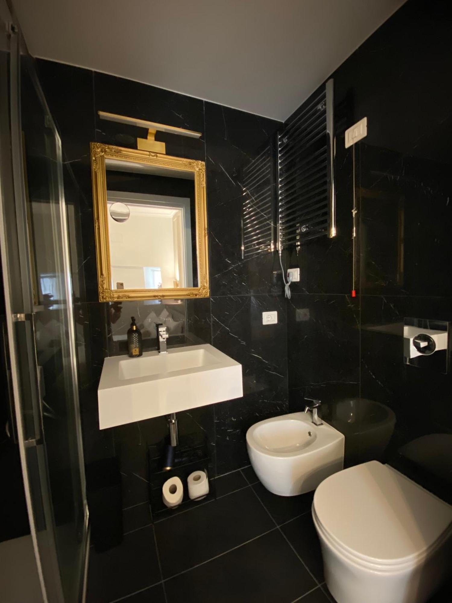 De Vince Suites - Luxury Rooms - Roma Termini ภายนอก รูปภาพ